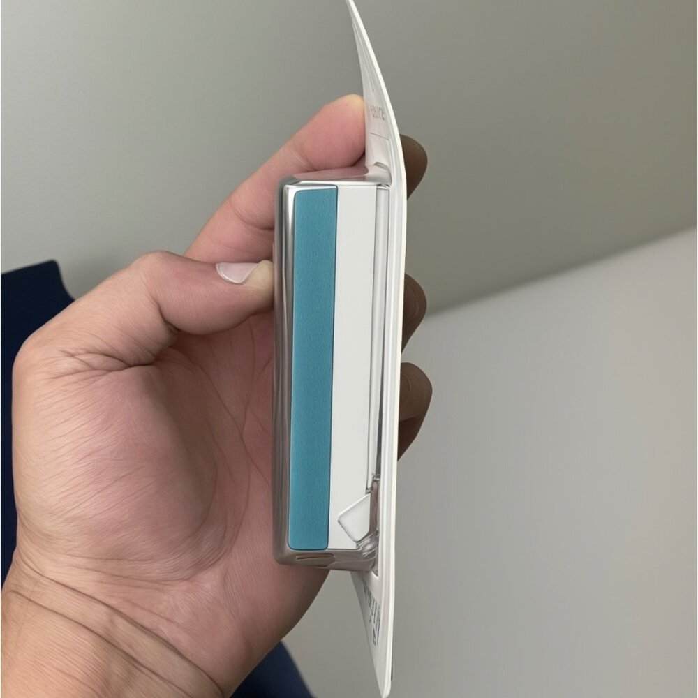Acuvar All-In-One Screen Cleaner & Phone Stand Compact Design For Easy Use - Picture 4 of 4